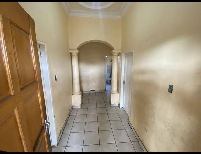 5 BEDROOM HOUSE FOR SALE IN SPRINGS CENTRAL